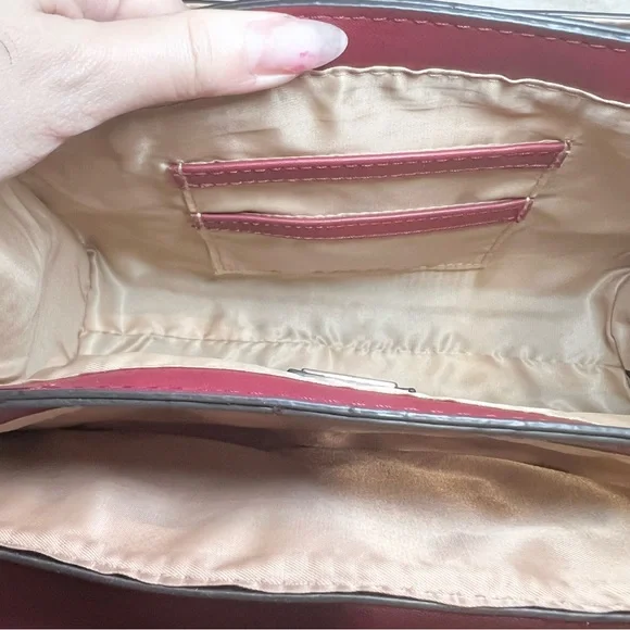 GUESS womens Evie Medium Shoulder Bag Purse Cranberry - Picture 9 of 14